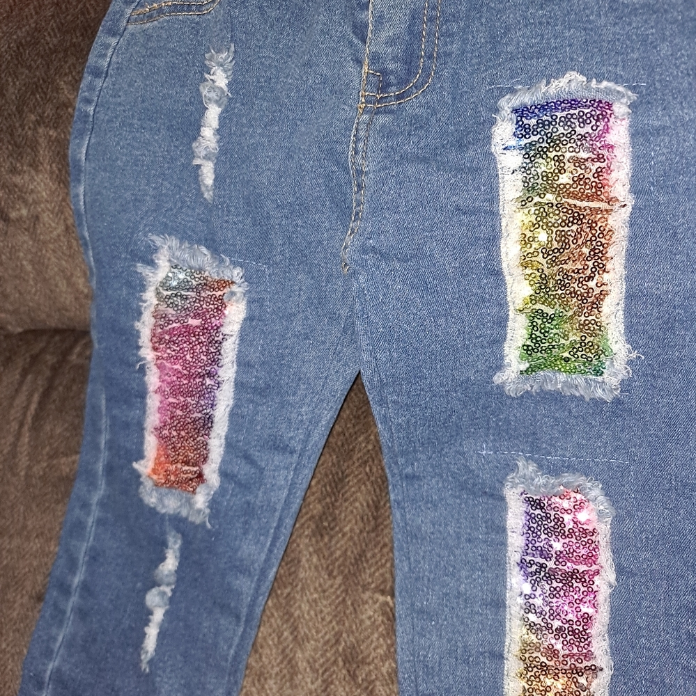 Girls destructed rainbow Capri jeans size 8